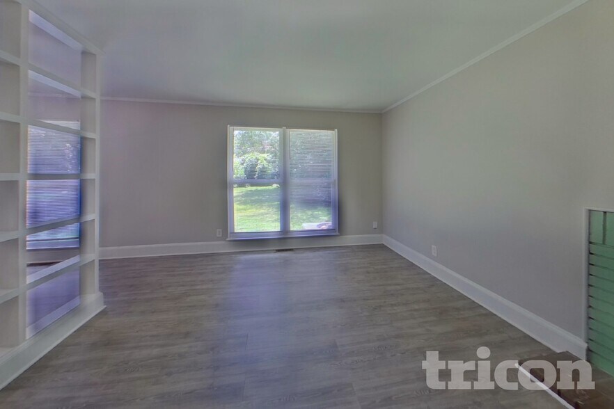 Building Photo - 5530 Wedgewood Dr