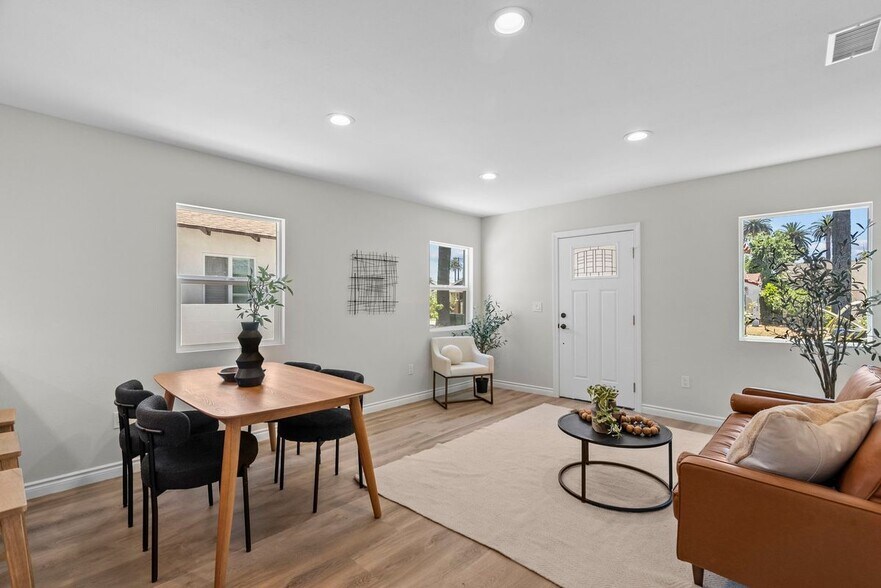 Building Photo - 1745 W 39th St