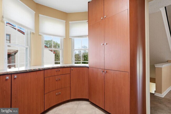 Building Photo - 4016 Barry Ct