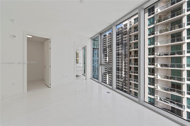 Building Photo - 300 Biscayne Blvd Way
