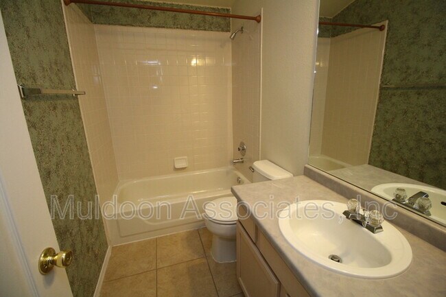 Building Photo - 6724 Lost Springs Dr
