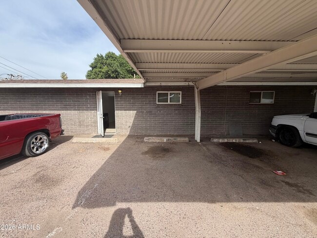 Building Photo - 625 E Broadway Rd