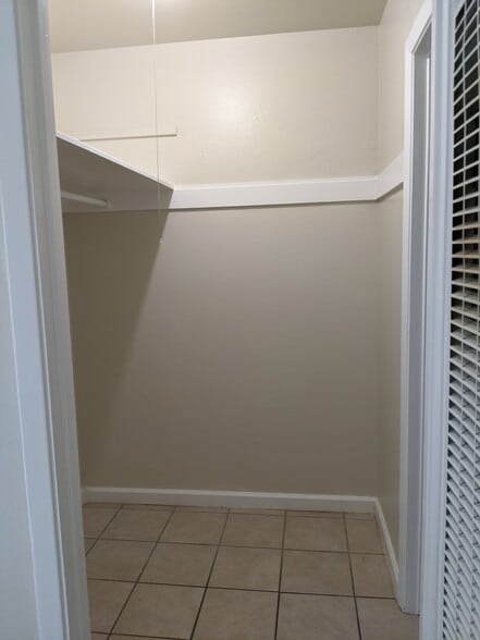 Large closet - 315 Higdon Ave