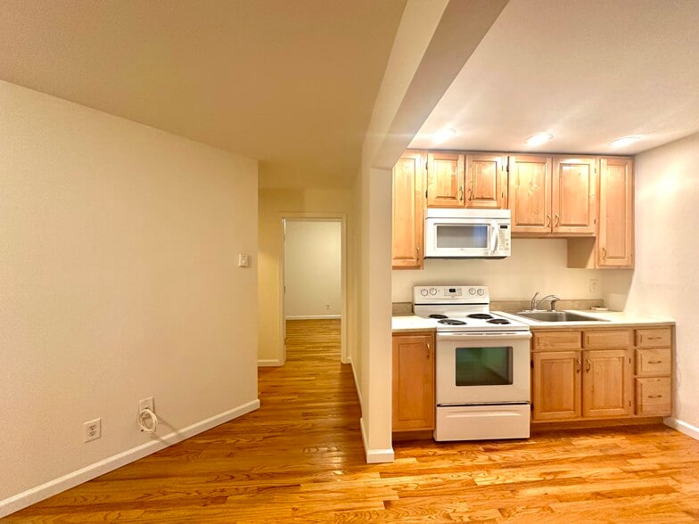 Building Photo - Highland Crossing