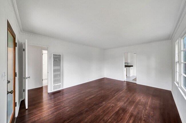 Building Photo - 4034- 4036 Higuera St