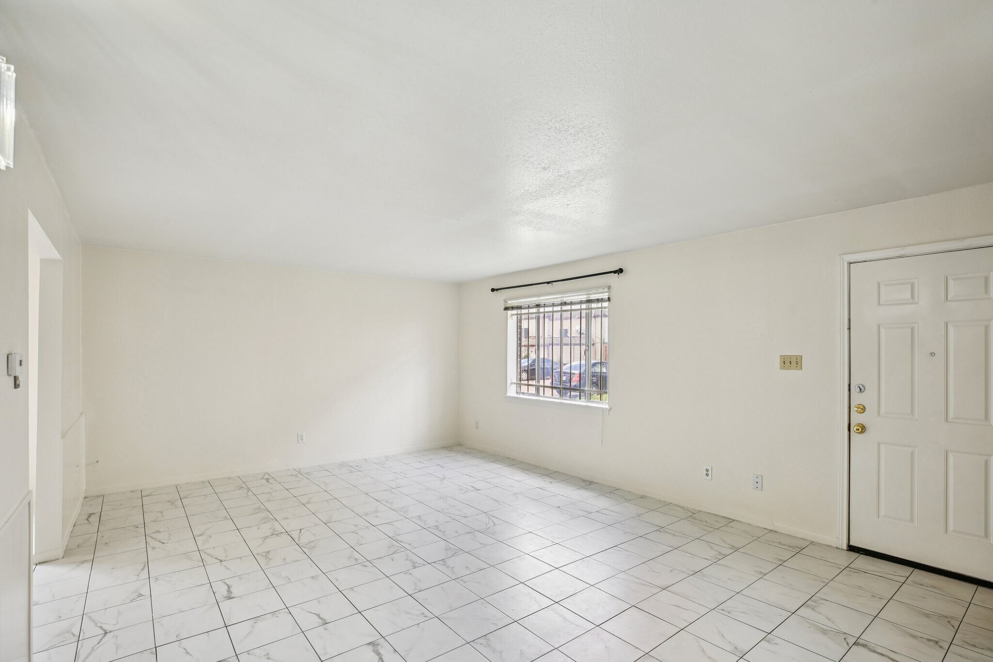 Building Photo - 8379 La Roche Ln