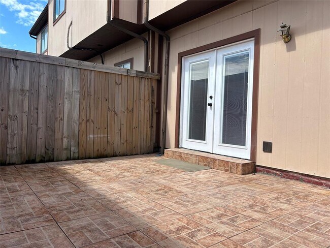 Building Photo - 12500 Brookglade Cir