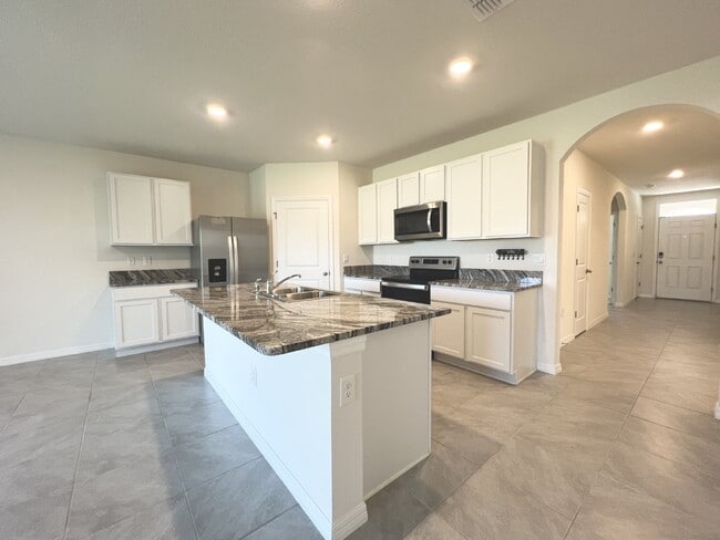 Building Photo - **4 bd/2bath Home available in the exclusive gated community of Lake Diamond!!!