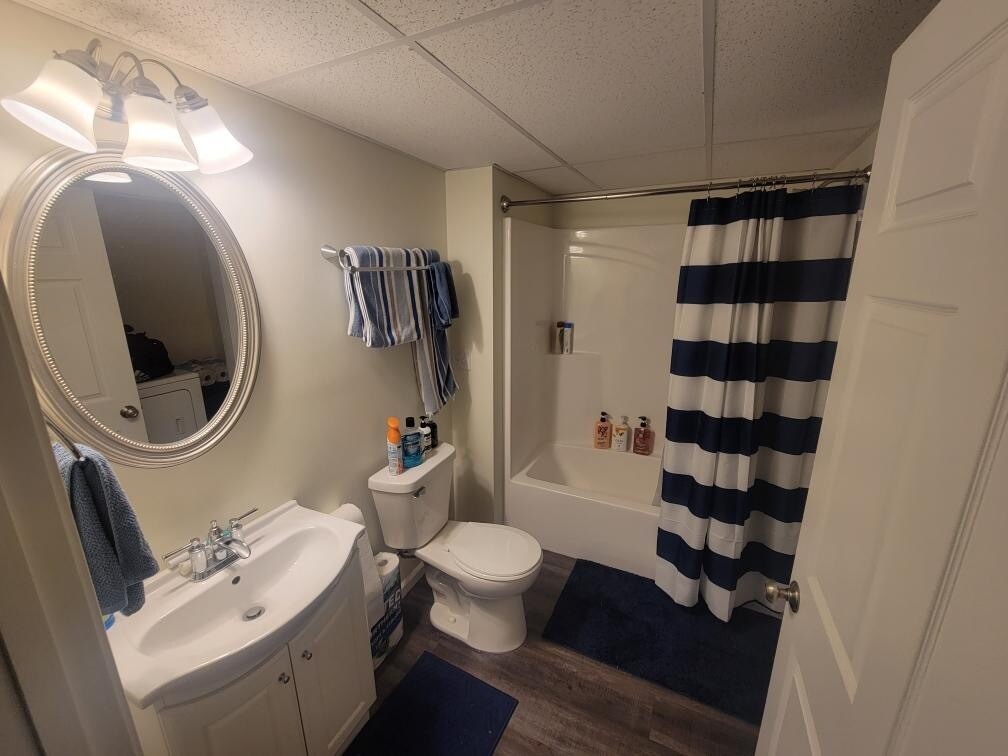 Building Photo - 918 W 4th St