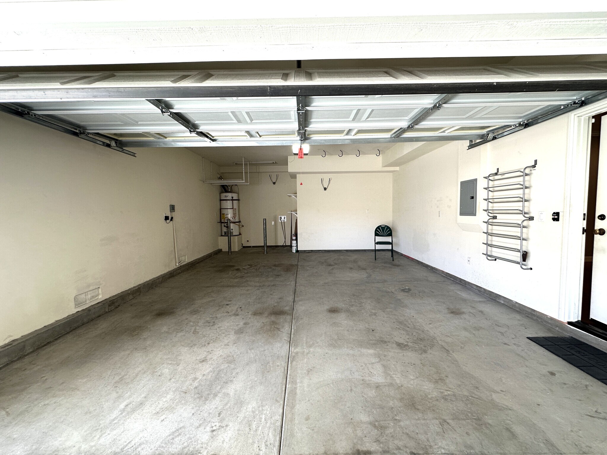 Building Photo - 1833 Cabrillo Ave