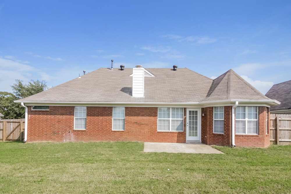 Building Photo - 4127 Ravenwood Dr N