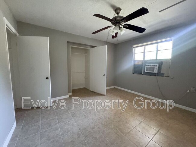 Building Photo - 710 N Grove St