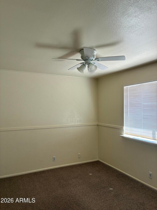 Building Photo - 1422 E Yucca St