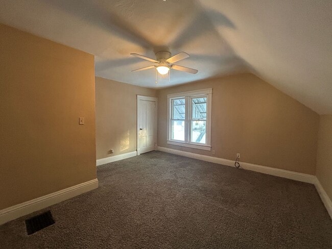 Building Photo - 407 17th Ave