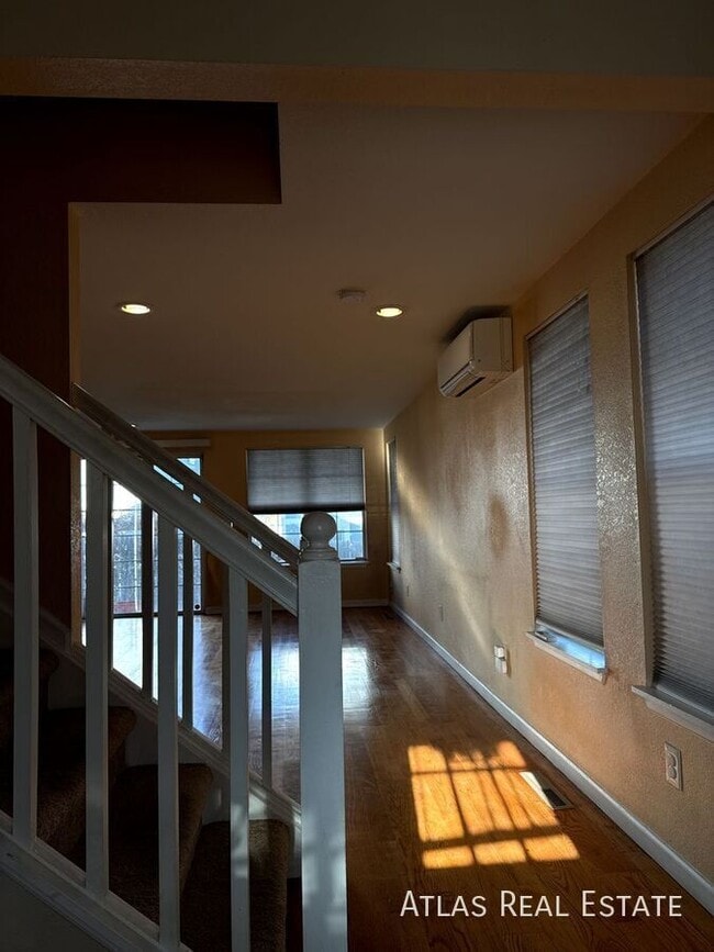 Building Photo - 8070 Decatur St