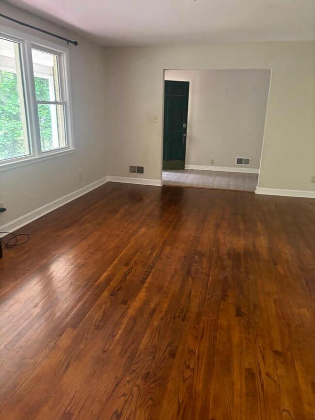 Building Photo - 514 Weed Dr