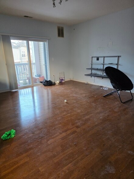 Building Photo - 104 Clubhouse Ln