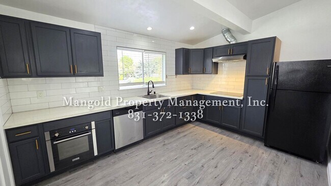 Building Photo - 635den