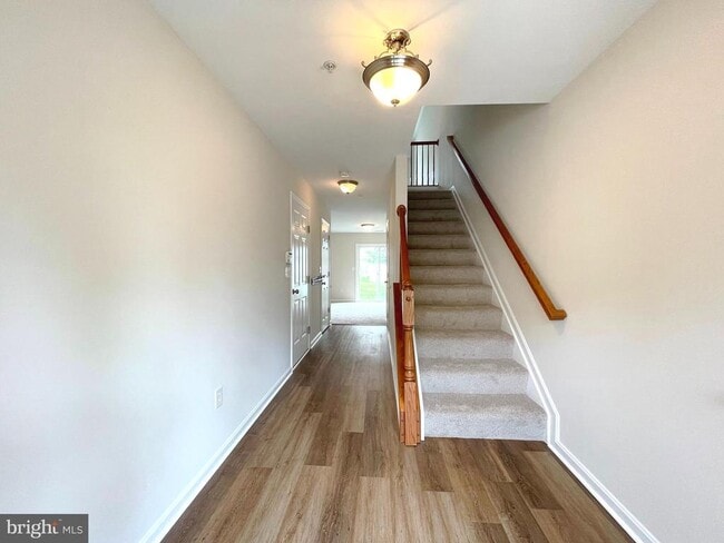 Building Photo - 113 Polo Way