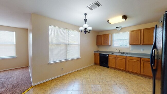 Building Photo - 2 WEEKS FREE RENT!!! PRICE IMPROVEMENT $1,295!!!