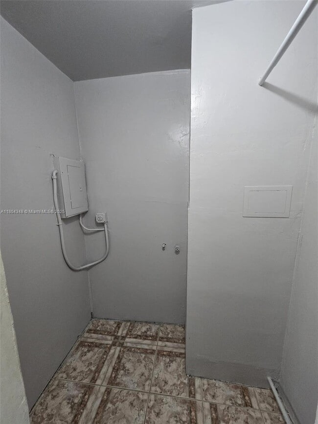 Building Photo - 3 bedroom in North Miami FL 33161