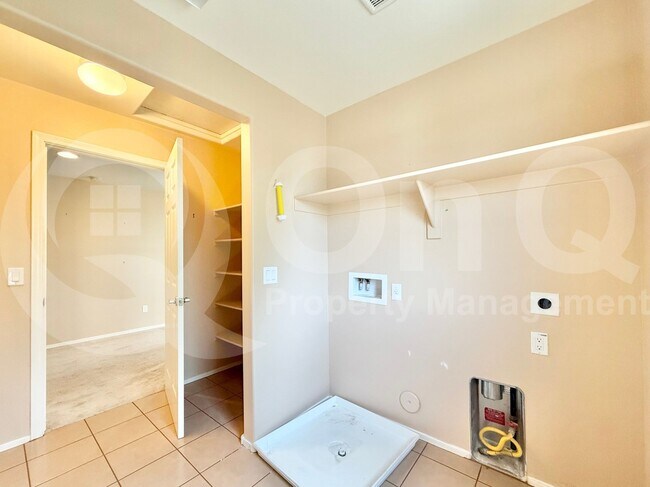 Building Photo - 218 N 109th Dr