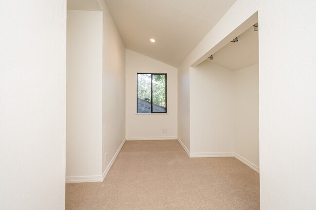 Building Photo - 1797 Silverado Trail