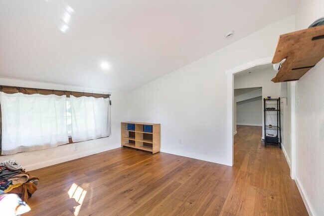 Building Photo - 5451 Walton Rd