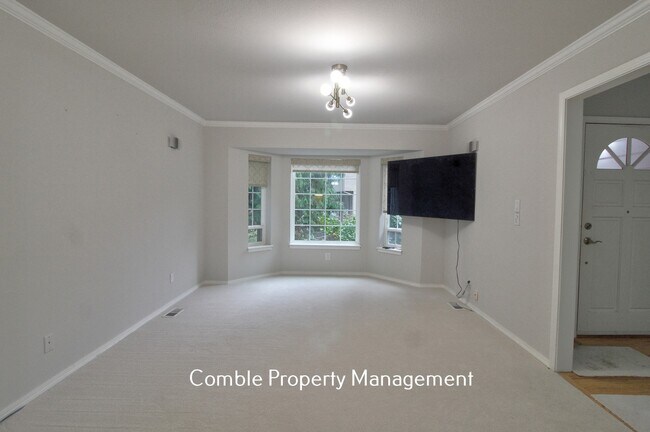 Building Photo - 23228 NE 21st Pl