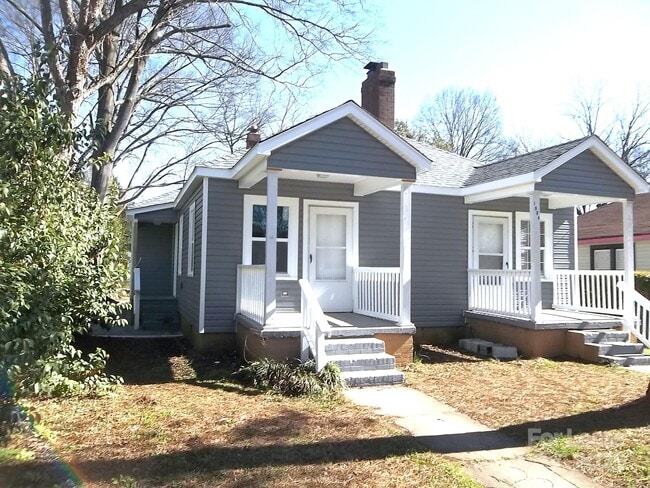 Primary Photo - 1606 Allen St
