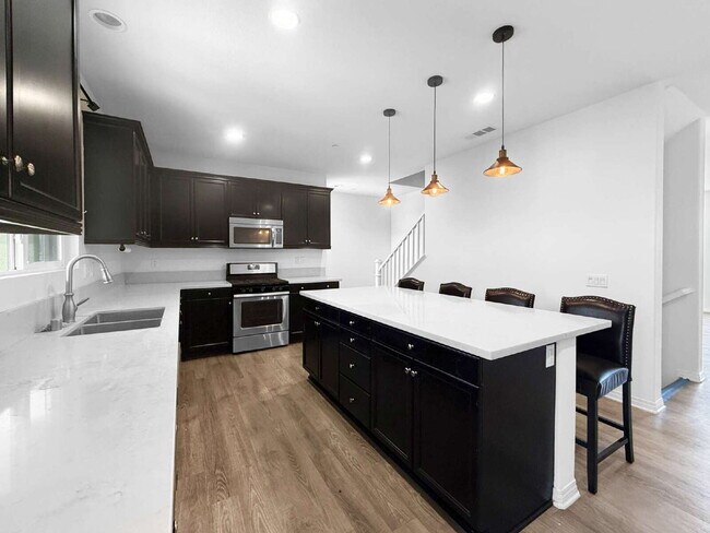 Building Photo - Welcome to Santa Clarita Living at Its Best!