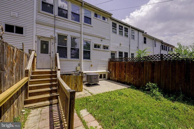 Building Photo - 5518 13th St NW