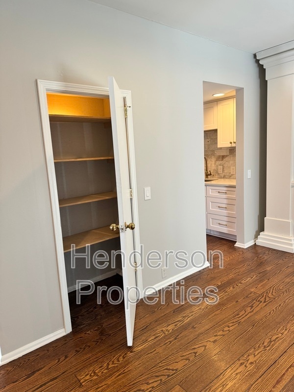 Building Photo - 501 Fenton Pl