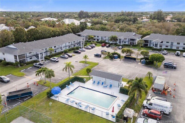 Building Photo - 1210 SE Parkview Pl