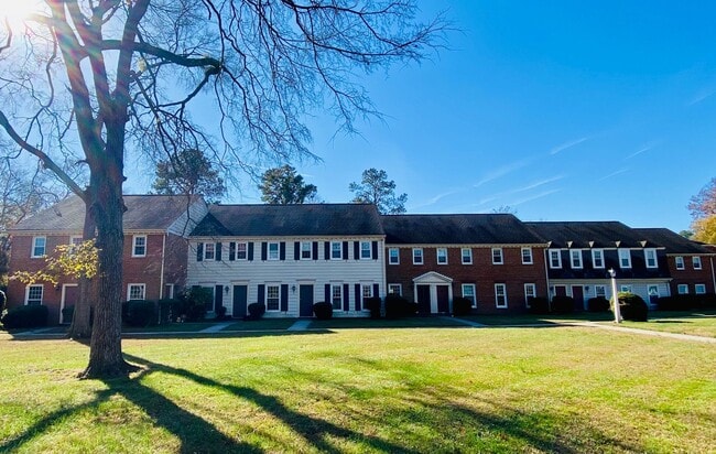 Building Photo - 3810 Hermitage Rd