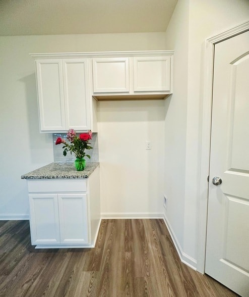 Building Photo - 2380 Geranium Ln