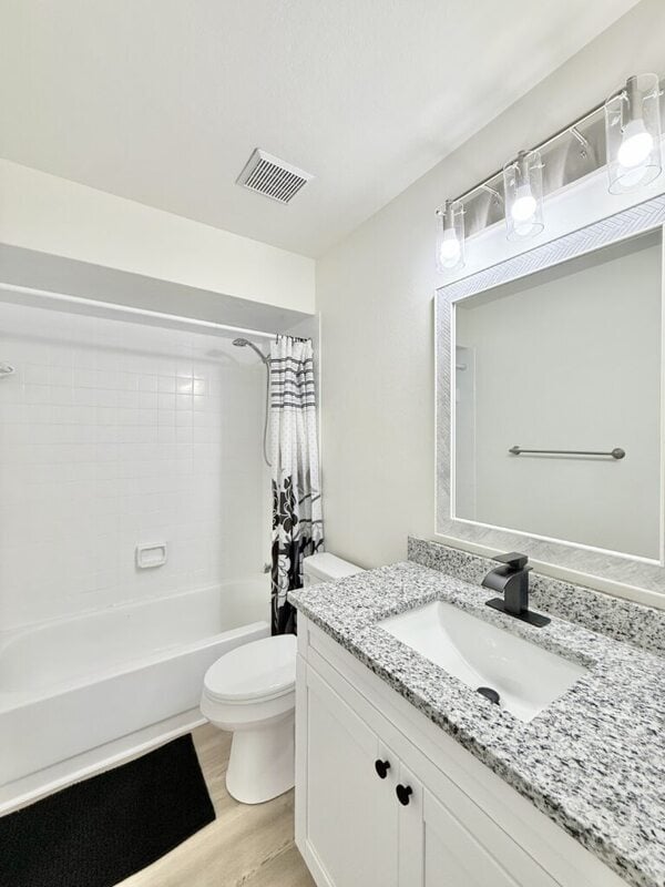 Building Photo - 5212 Peach Ave