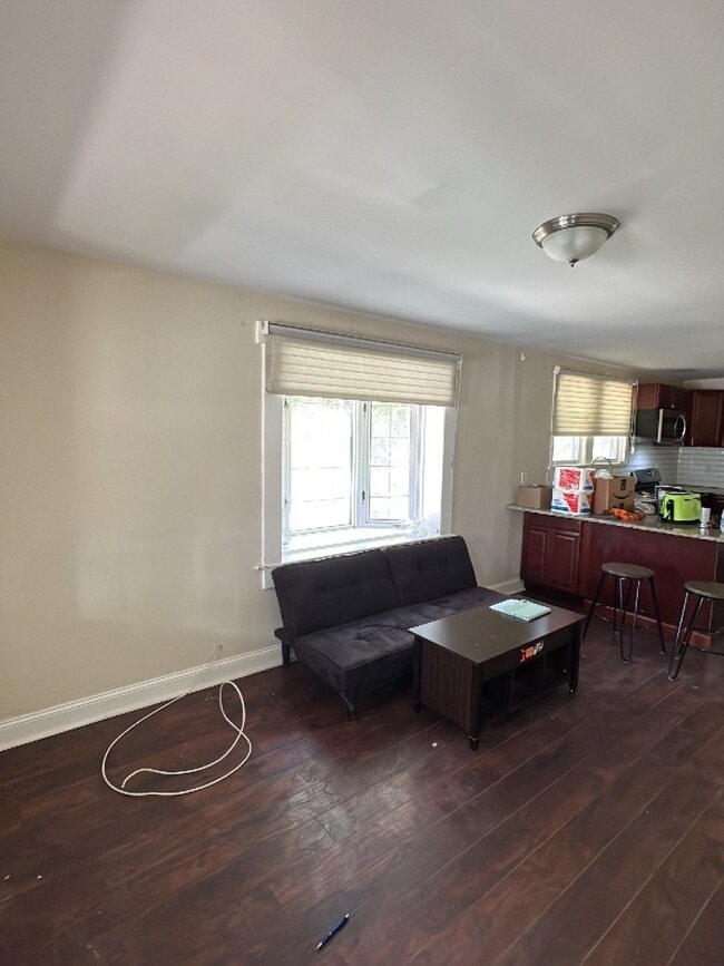 Building Photo - 558 Cincinnati Ave