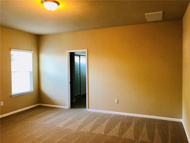Building Photo - 13813 Harrisglenn Dr