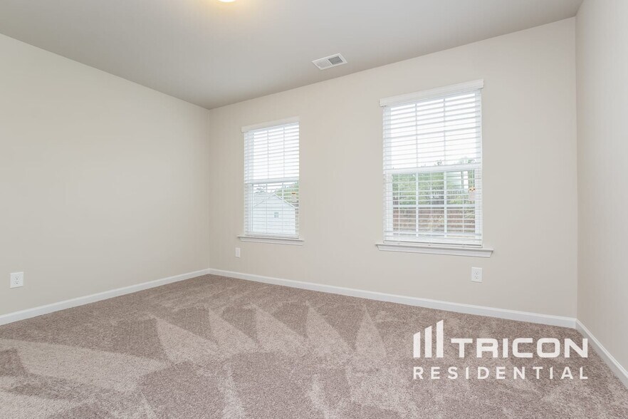 Building Photo - 47 Thorndale Ct