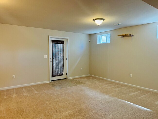 Building Photo - 454 Coastal Ave