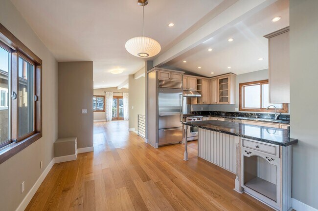 Building Photo - Beautiful Manhattan Beach Rental Home!