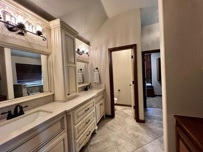 Building Photo - 11748 SW 25th Terrace