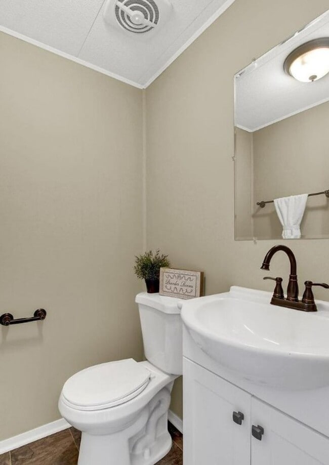 Building Photo - Coming Soon! 3 Bedroom 1.5 Bath Home in Fa...