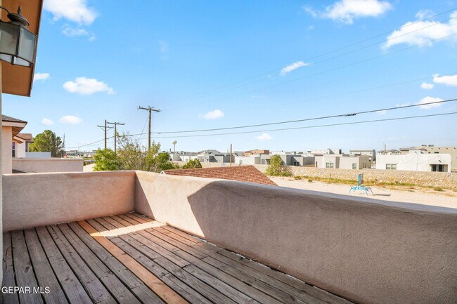Building Photo - 695 Paseo del Mar Dr