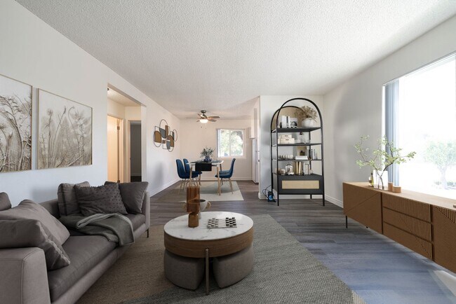 Interior Photo - Casa De Flores