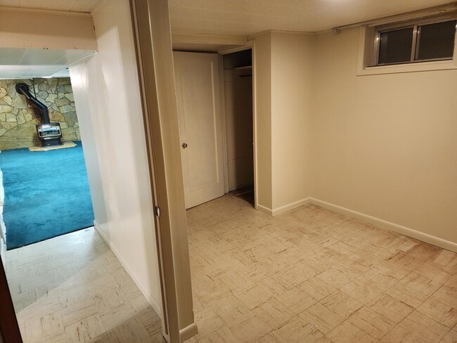 Building Photo - 5065 S 300 W