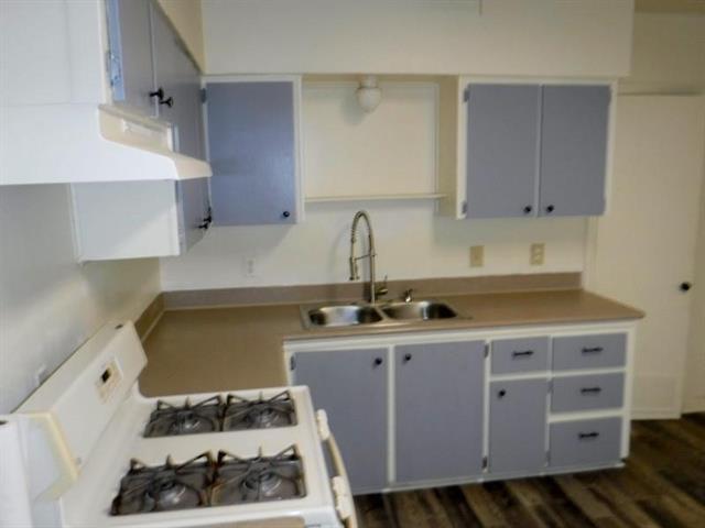 Building Photo - 218 Broadmoor Ave