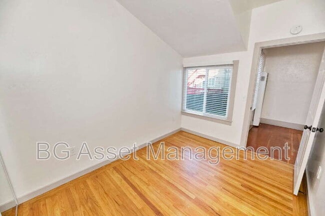 Building Photo - 639-D Carolina St