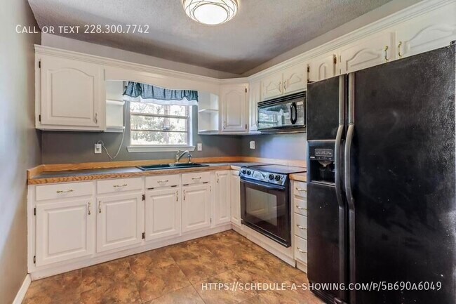 Building Photo - 9708 Forts Lake Rd